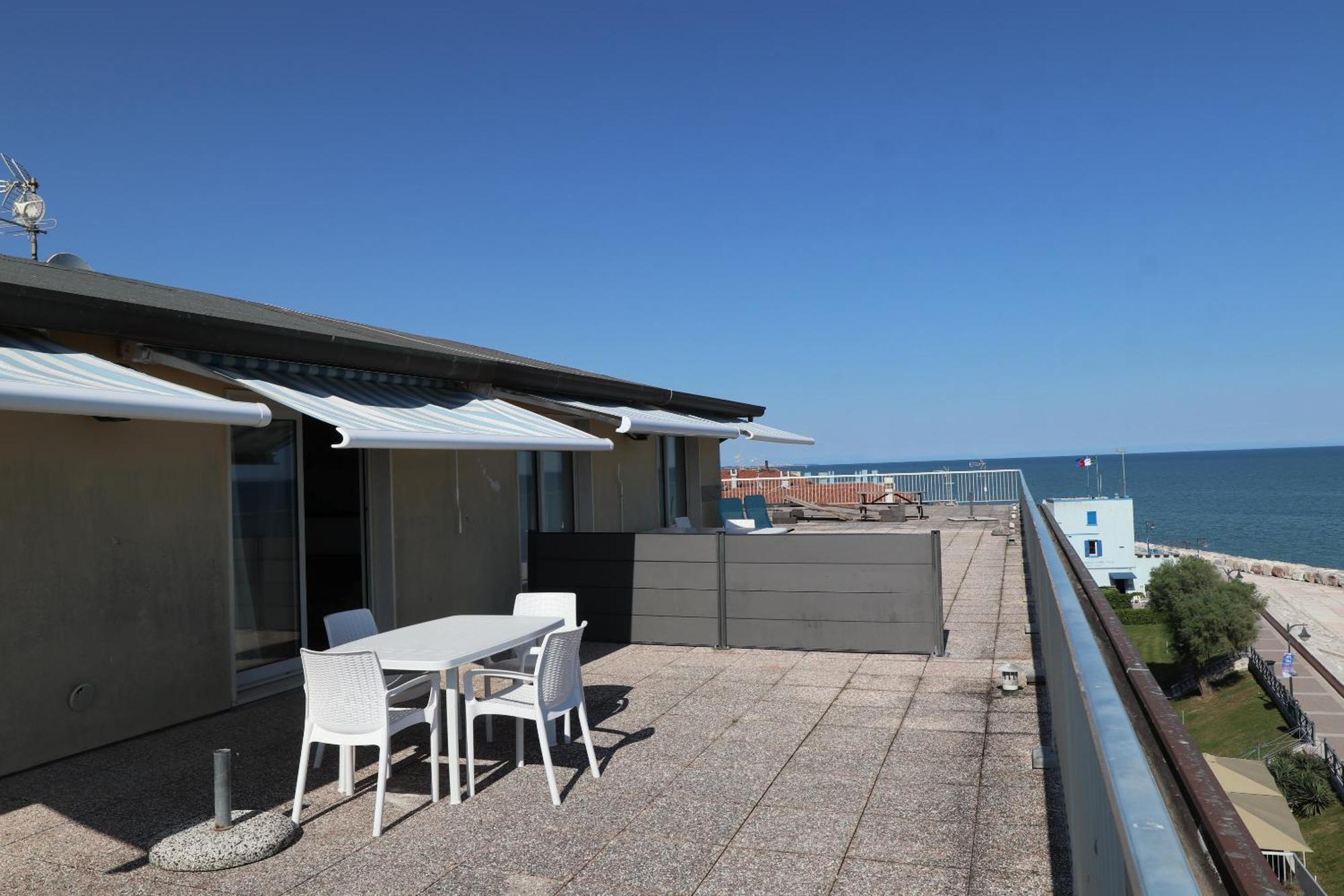 Penthouse Attico Mara Apartment Caorle Ngoại thất bức ảnh